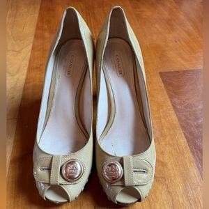 Coach Hanna heels size 6.5